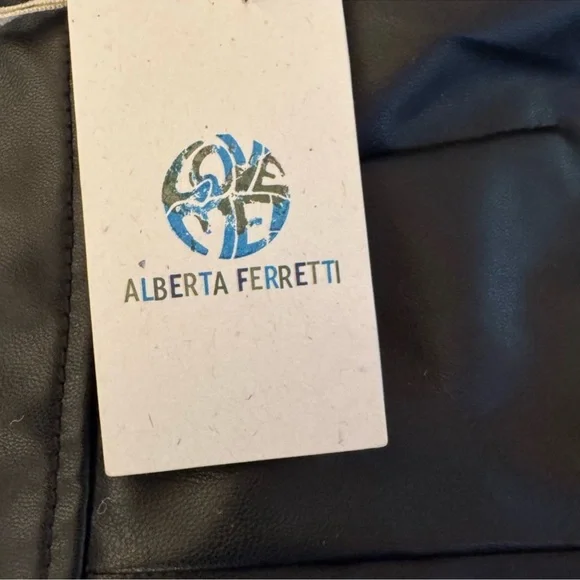 Alberta Ferretti
Alberta Ferretti Italian Luxury Leather Pants, 
$559 $1,640 - Picture 6 of 8